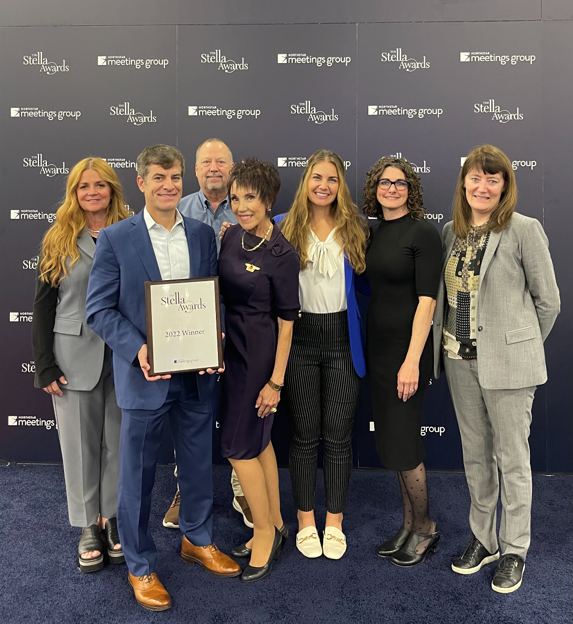 Global Sales Team of Delta Air Line with 2022 Stella Award Trophy for Best Airline